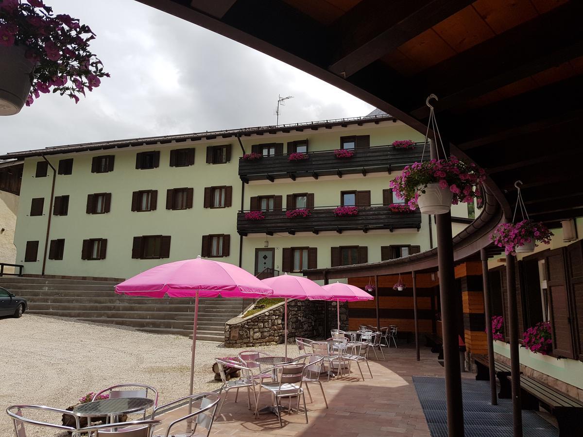 Santa Maria Ad Nives Canazei Exterior foto